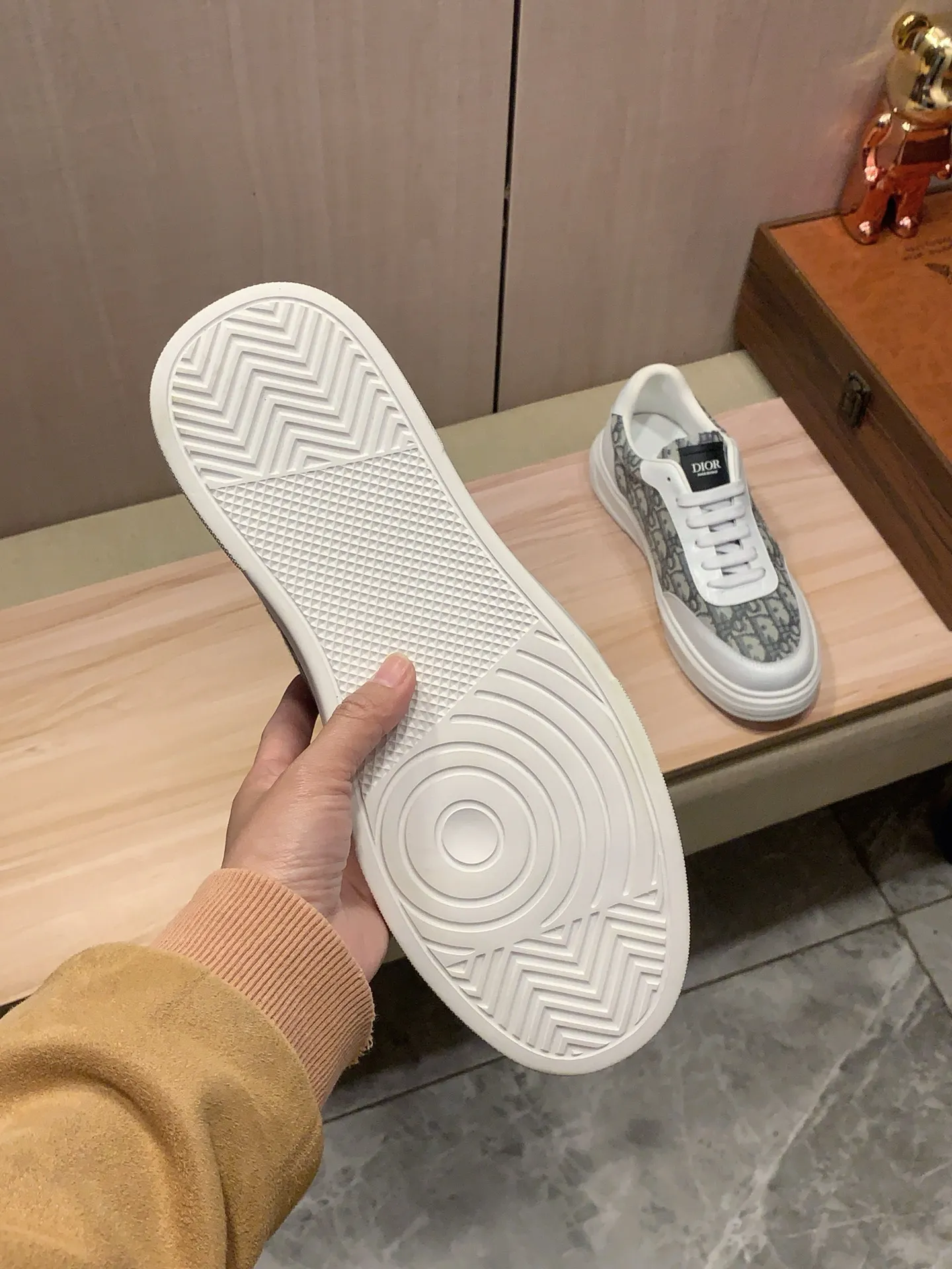 Men's men's shoes💰420💰💰🎩🎩[Lightning][Lightning] "Dior DIOR*" The latest • popular casual shoes, top brand [seduce] luxury ~ purchasing agency, top ~ quality. [Strong] The upper is made of imported breathable cowhide with material ➕ breathable sheepskin feet (•) and fine workmanship. The original stylish and stylish soft rubber wear-resistant and non-slip outsole is light and comfortable on the feet. The real thing looks better when photographed in person. 111: code: 38-44, 3️⃣ colors selected
